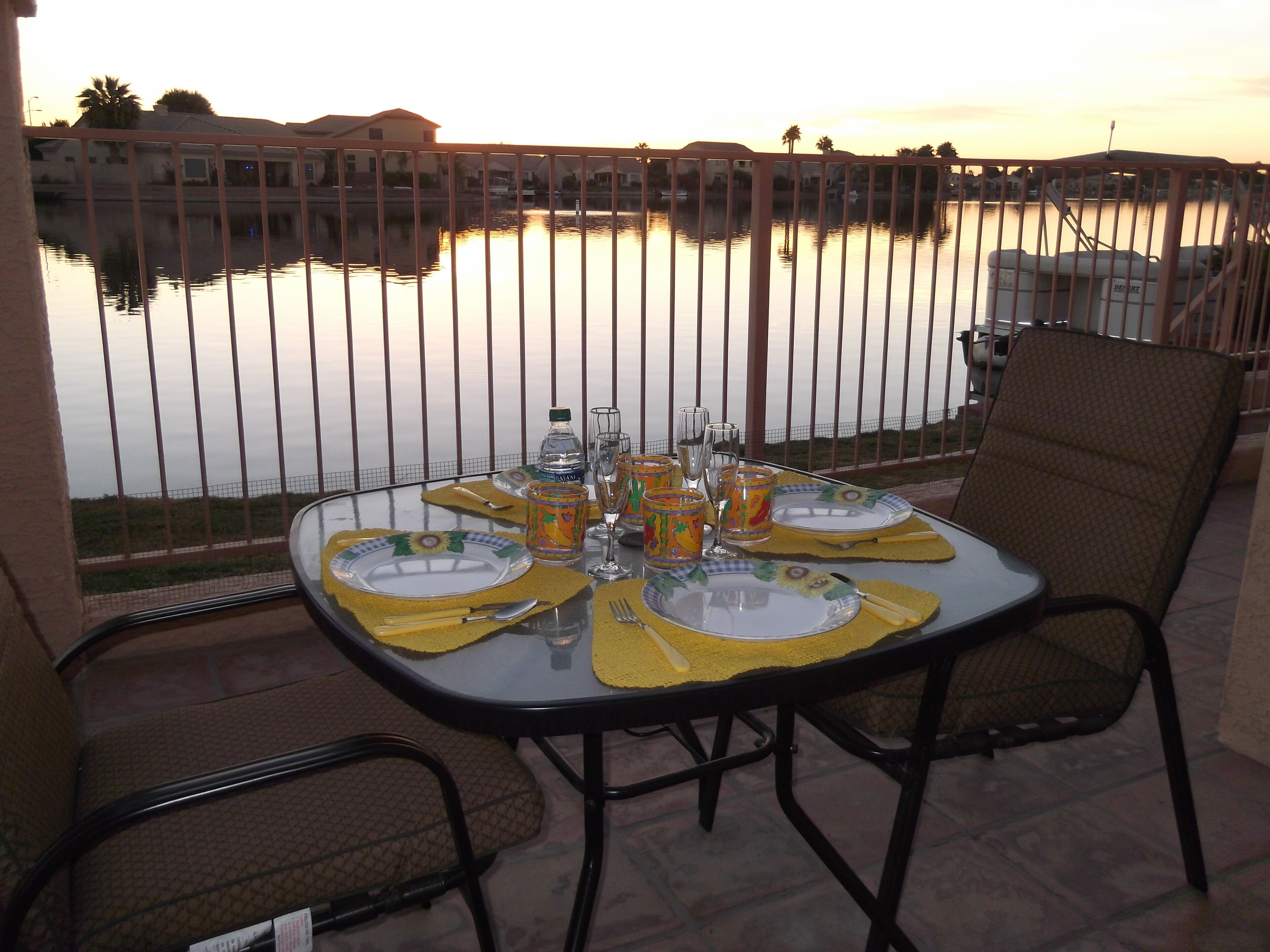  Lakefront Villa , pool & views!!