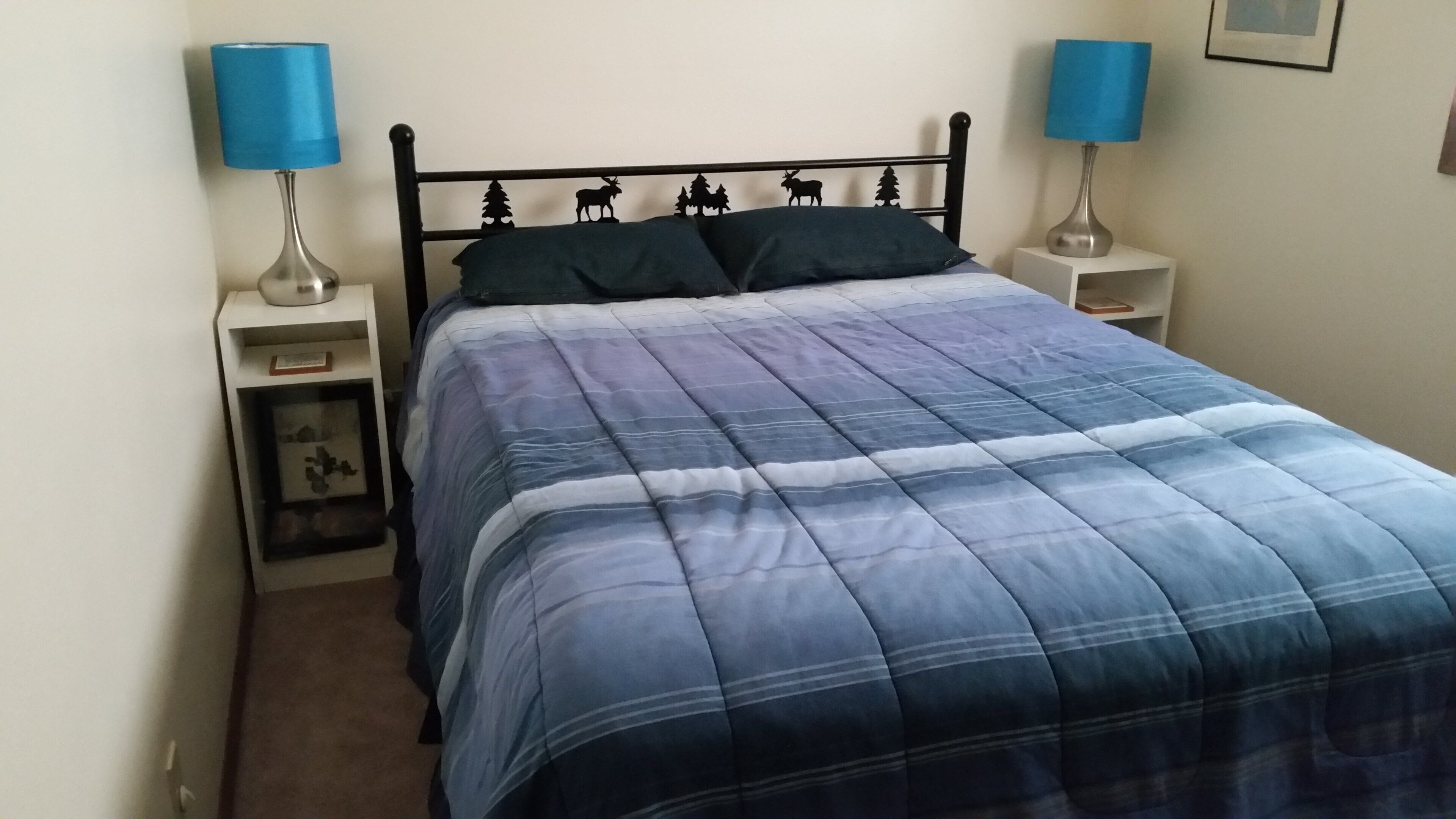 RIVERFRONT RETREAT, RELAX!! EZ I-5 access Portland,OR.-Seattle,WA. Book it today