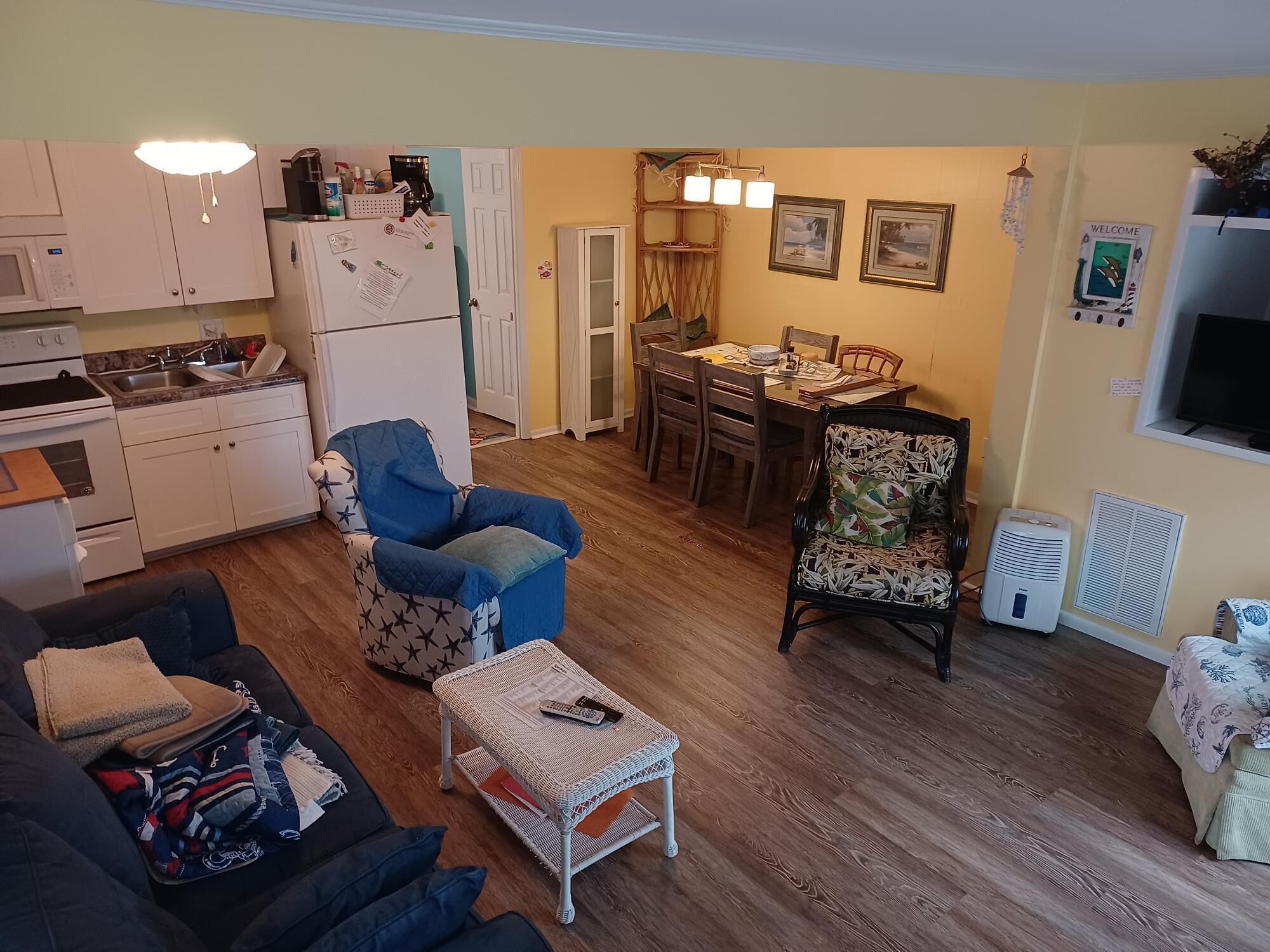  401 Tranquil Seas:  Dive Into Love With the Beach this FALL ~ OCT-MAY 24 AVAIL 