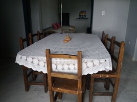 3 dormitorios, cortinas opacas, tabla de planchar con plancha