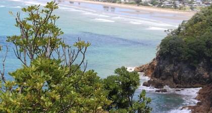 Waihi Beach bach - people and pet friendly