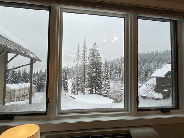 House (SH10) | Interior