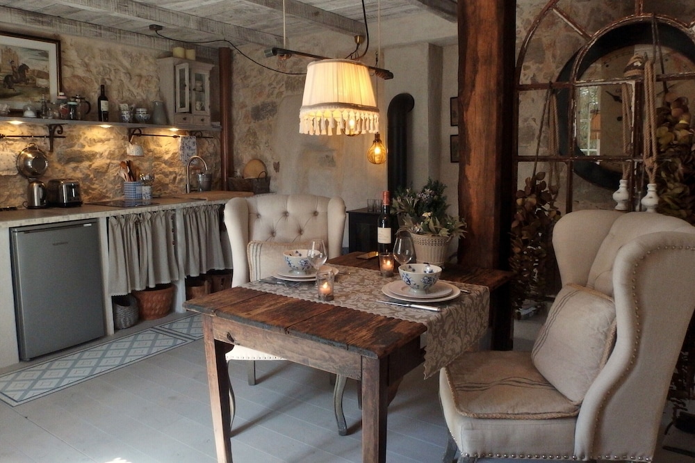 Le Cheval blanc - best place to stay for two in Roquefort-les-Pins
