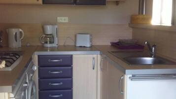 Refrigerador, microondas, parrilla de estufa y lavavajillas