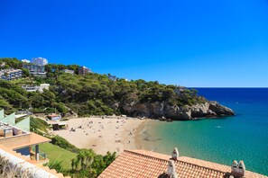 Una playa cerca