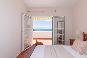 1 slaapkamer, een strijkplank/strijkijzer, gratis wifi, beddengoed
