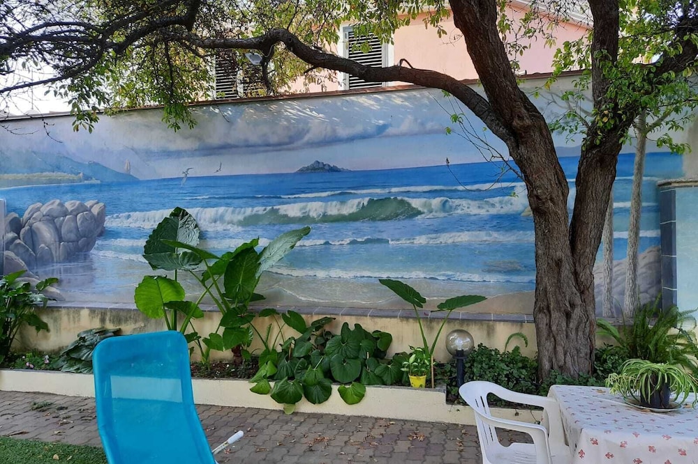 ARBATAX TORTOLI comfortable apartment with a garden, sea viciniss