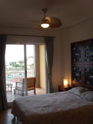 2 chambres, fer et planche Ă repasser, Wi-Fi, draps fournis