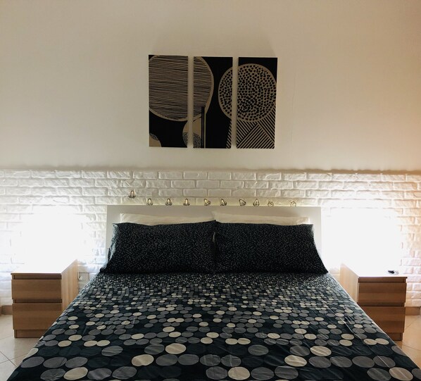 2 chambres, fer et planche à repasser, accès au Wi-Fi (inclus)