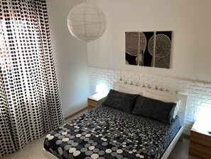 2 chambres, fer et planche à repasser, accès au Wi-Fi (inclus)