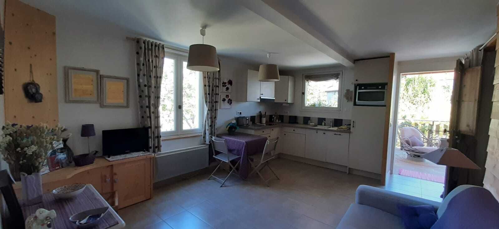 Annecy the old, ideally located, 2 rooms any comfort, terrace and garden.