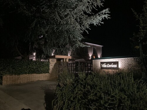 300 sqm antiseismic and green villa with private pool and park in central Italy 