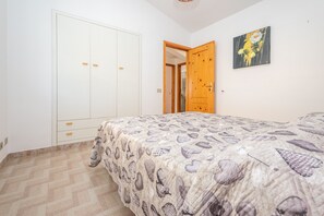 3 quartos, ferros/tábuas de passar roupa, Wi-Fi de cortesia