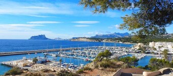 SPA. CENTRAL. y PISCINE CHAUFFĂE. AIR CON. WiFi, SKY TV. 12 minutes Ă pied de b