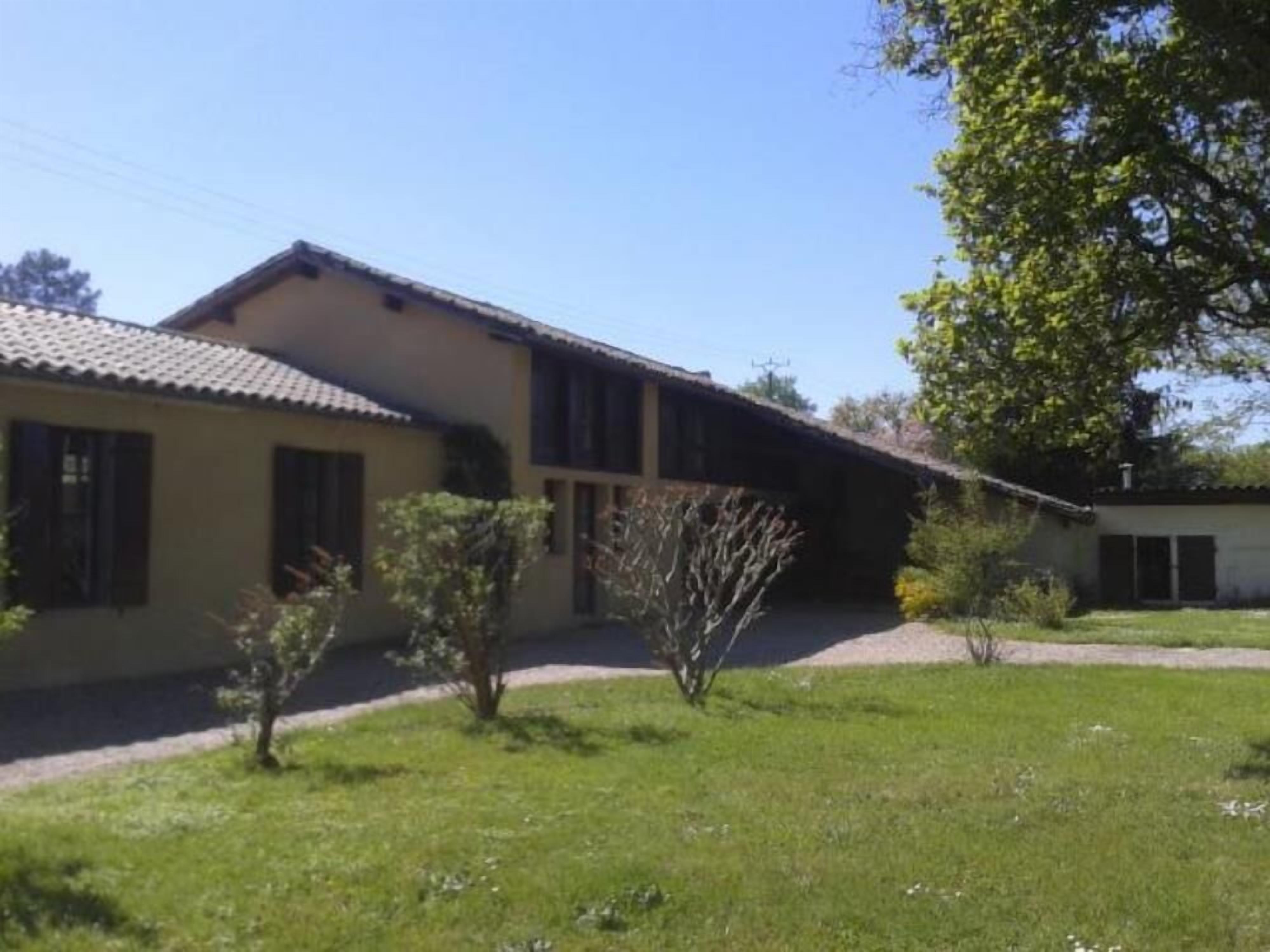 Large property, swimming pool, tennis, table tennis, near Sauternais-Arcachon basin-ocean-castles