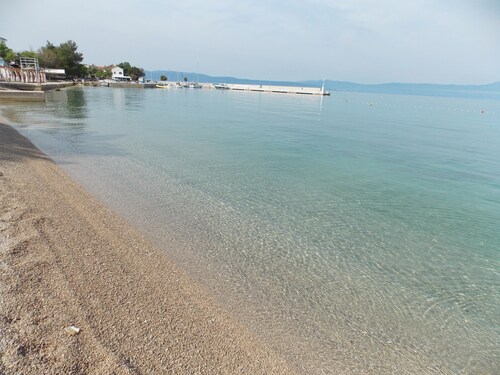 Njivice Zentrum, Whirlpool, WiFi, SAT TV,  Klimaanlage,  Haustiere erlaubt