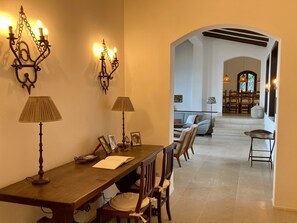 Interior - Exclusive villa above Taormina with pool and views of Etna and the sea (Castelmola)