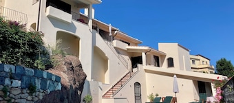 Exclusive villa above Taormina with pool and views of Etna and the sea