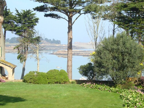 APPARTEMENT VUE MER à TREVOU TREGUIGNEC Trestel dans ParcArbore Samedi au Samedi