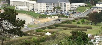 Lägenheter SEA VIEW i TREVOU TREGUIGNEC (TRESTEL) i trädbevuxen park 