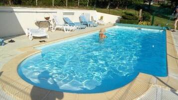 Piscine extérieure, piscine chauffée