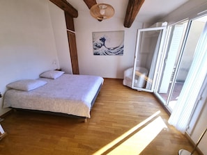 2 bedrooms, desk, iron/ironing board, travel crib