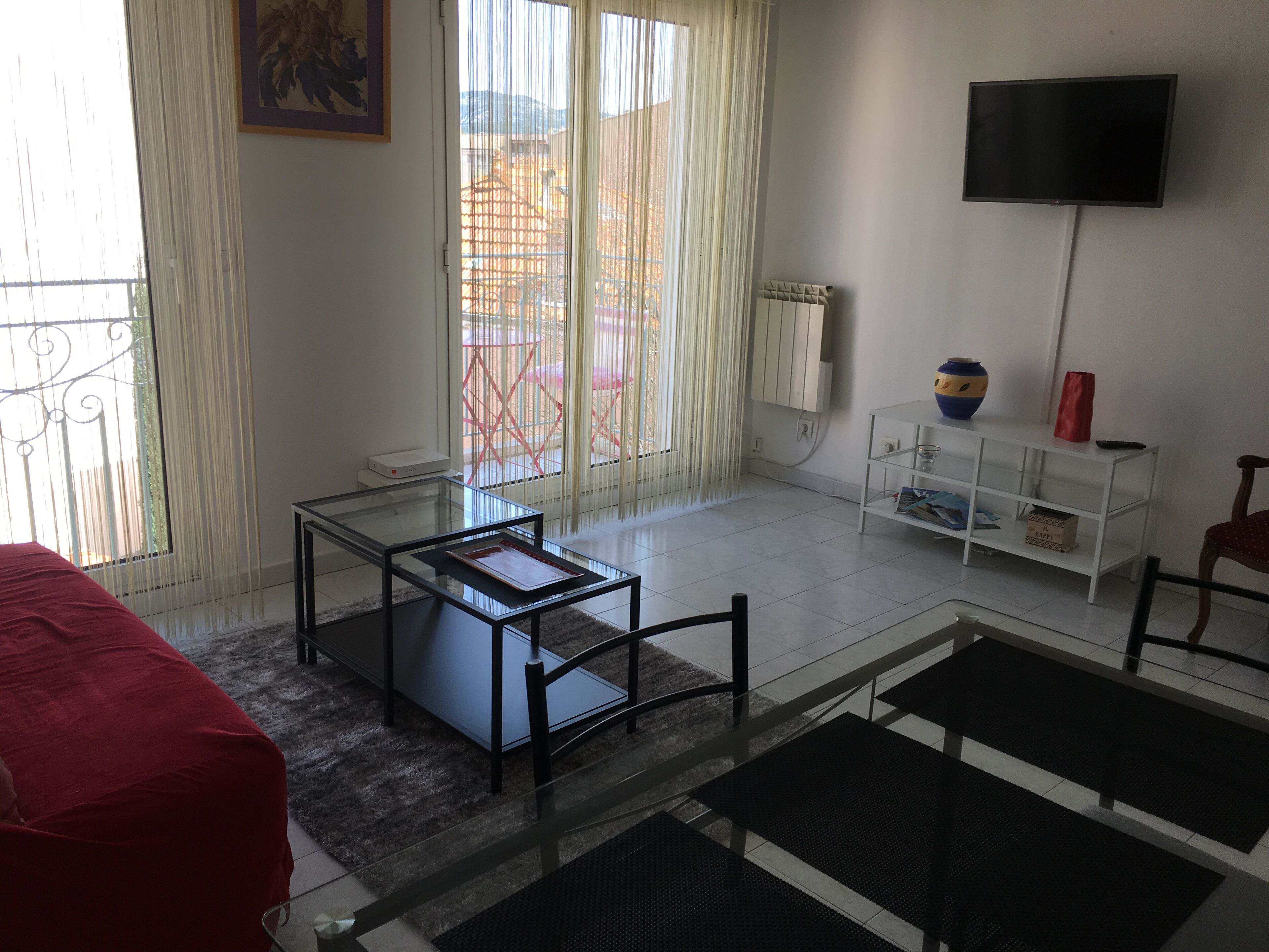 Pretty T2 quiet and bright, Sanary center, 150m from the harbor 400m beaches