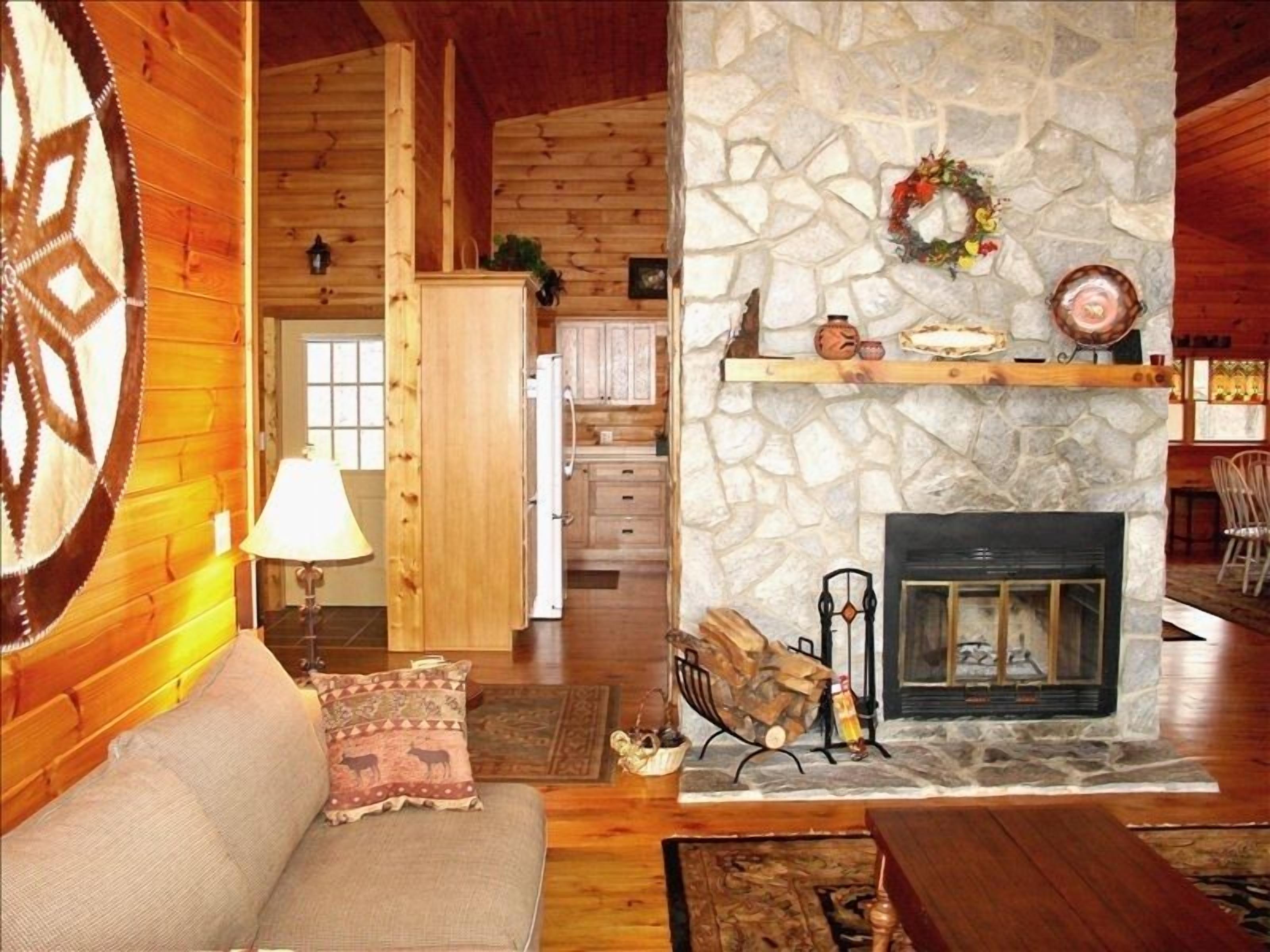 Christmas in the Mountains?  Oh yeah! Blowing Rock / Boone area, Pet Friendly