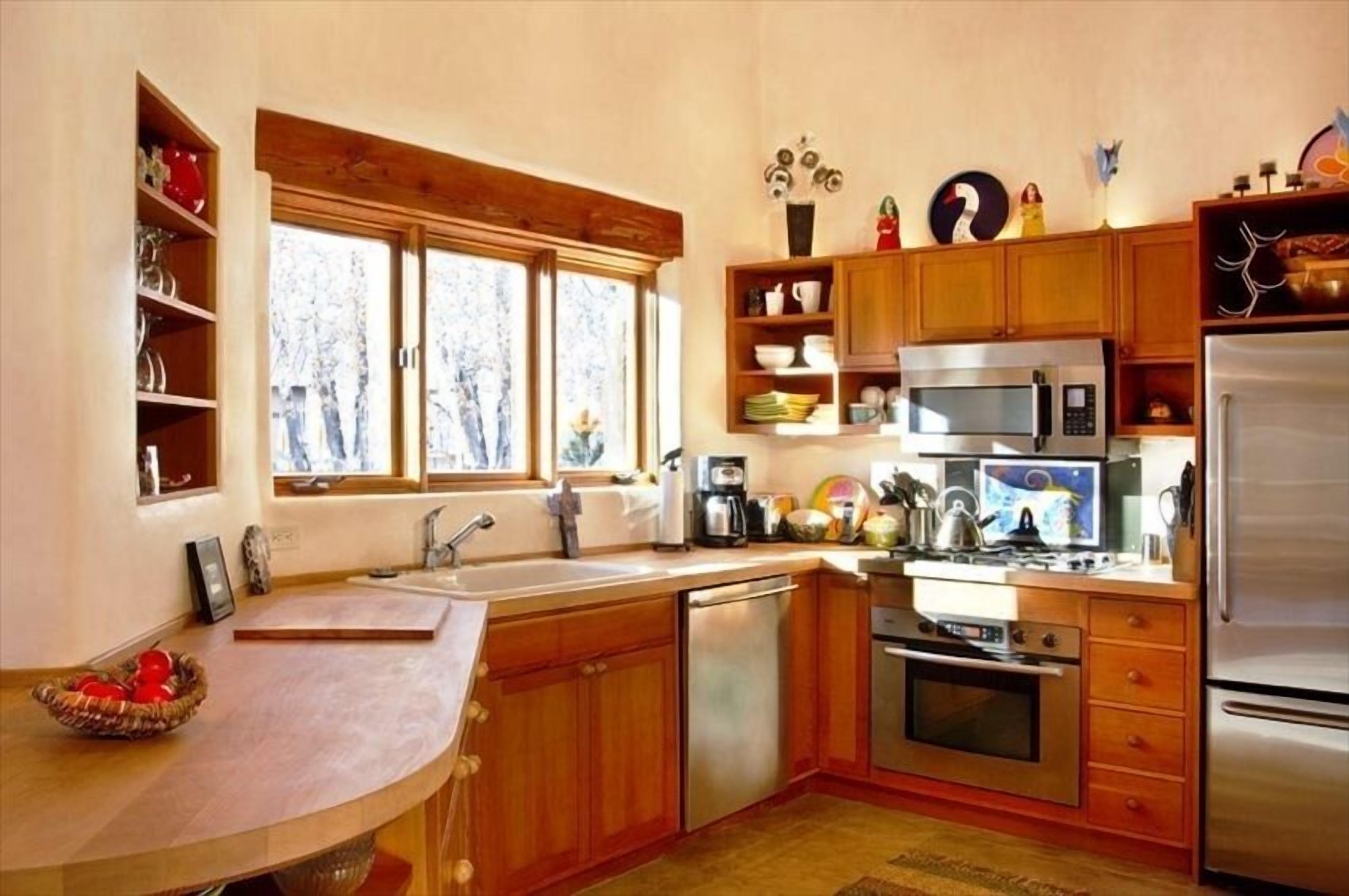 Gorgeous Architect designed Taos Adobe 1,200 Sq.Ft. Guest House Near Town Plaza
