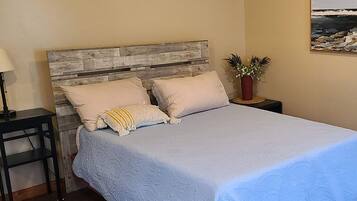 5 bedrooms, free WiFi, bed sheets, wheelchair access
