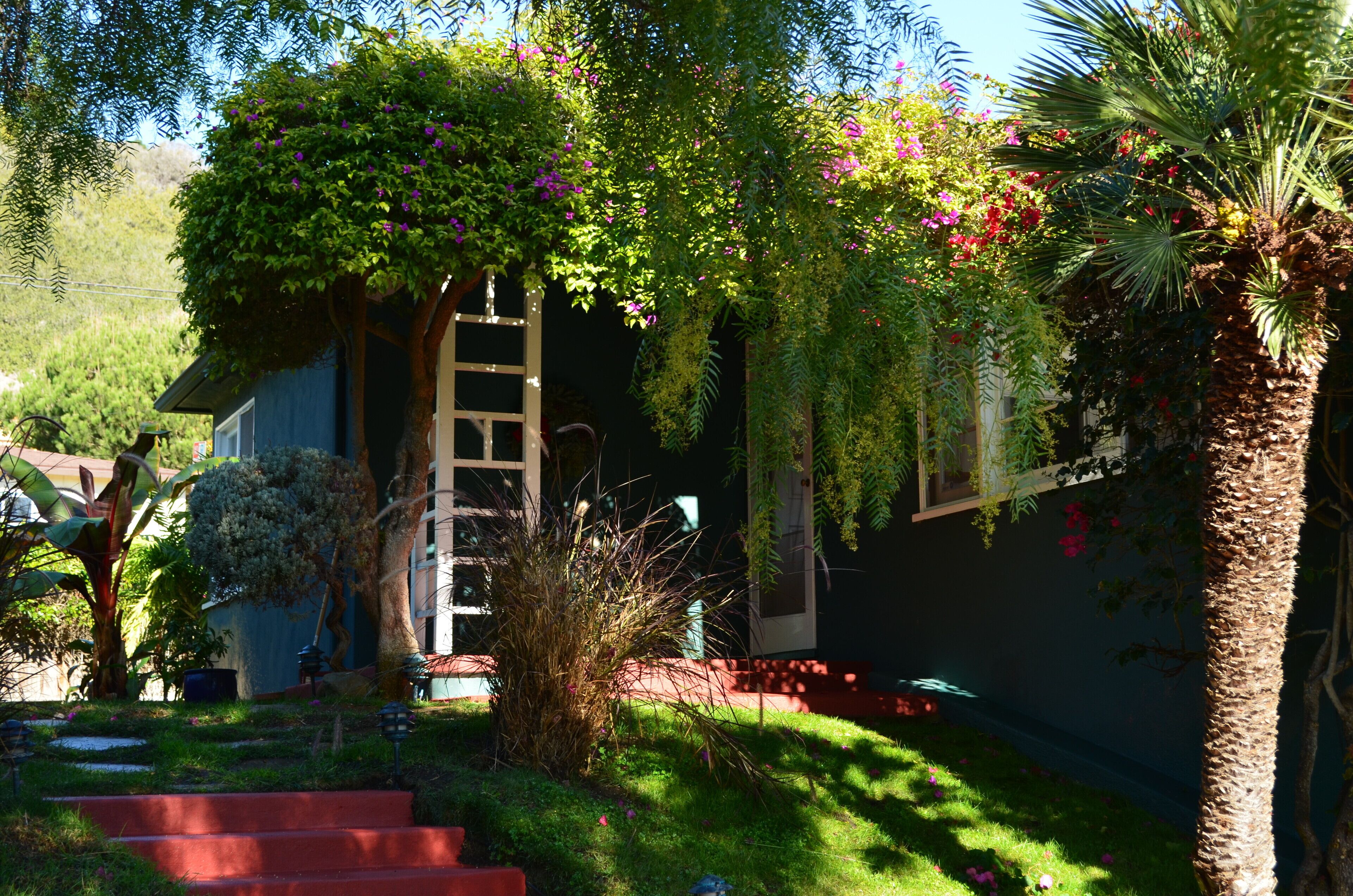 Beautiful Santa Barbara 2 Bedroom Cottage