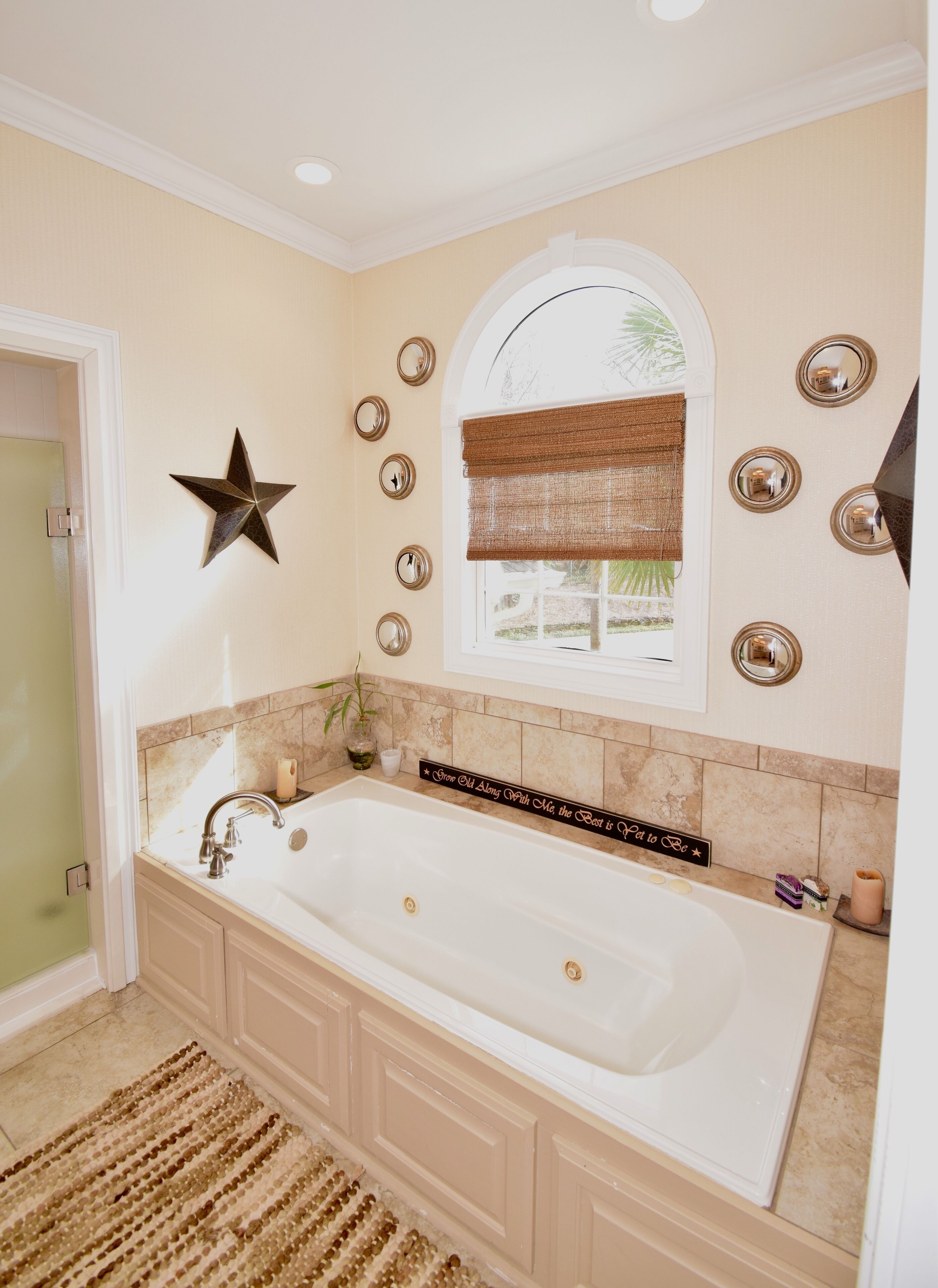 Perfect dam view!  Pool, Cabana, Paddleboards, pingpong, golden tee, boat option