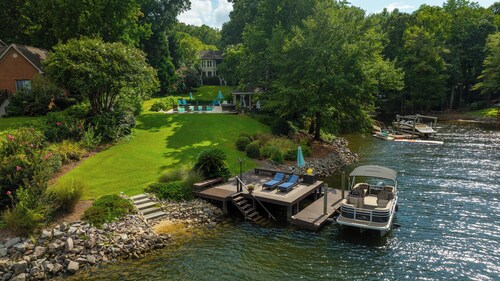 Lakefront Heaven!  Pool, Cabana, Big yard & porches, kayak, In Lex! Boat Option!