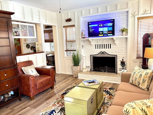 🌊🌊 2026 @  the Pineapple Cottage. Steps to Ocean. 🌊 RELAX & ENJOY 😎the beach.⛱️🌊🌊