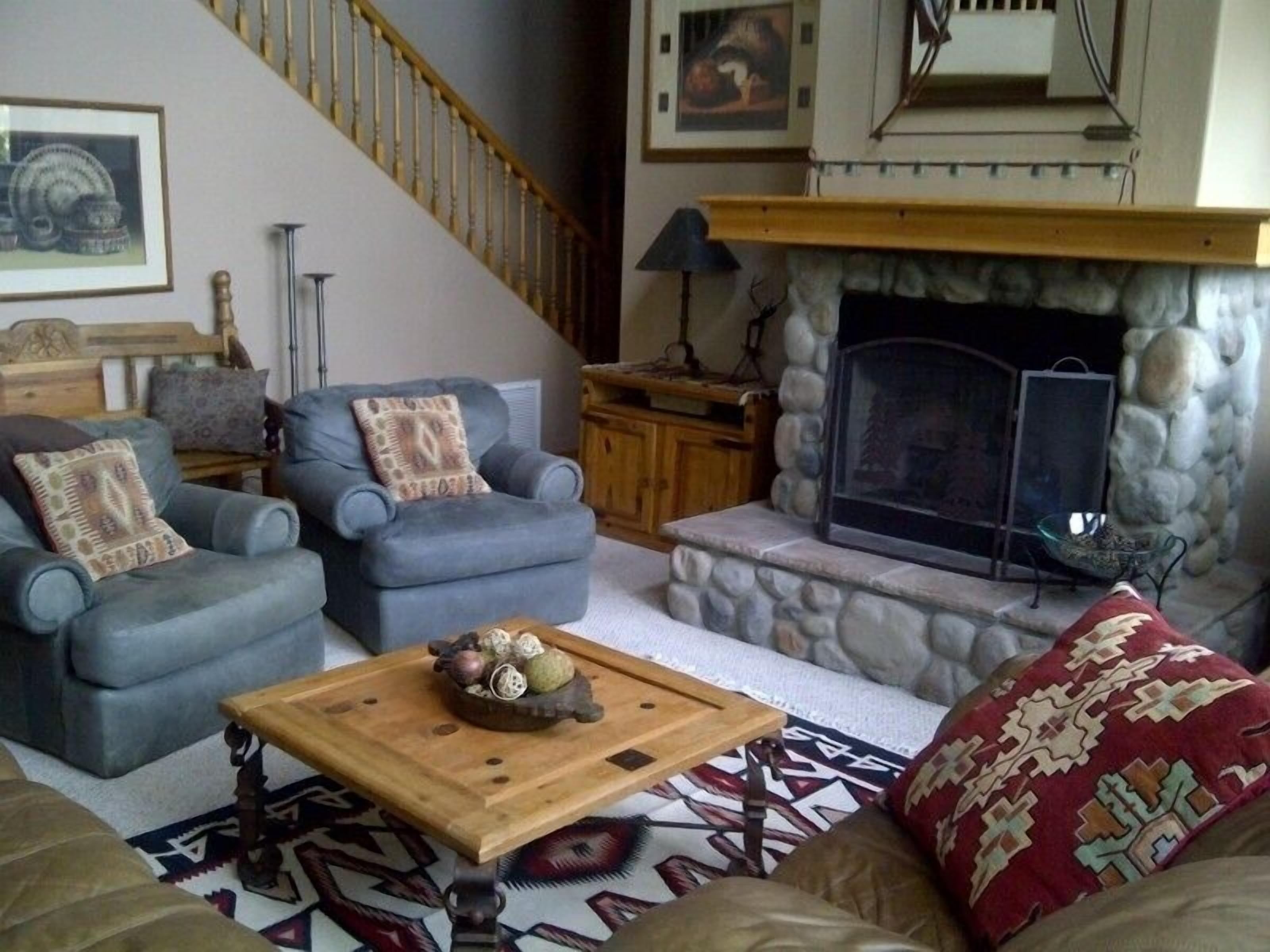 White Mountain Memories in Sierra Pines