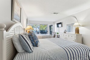 2 bedrooms, iron/ironing board, Internet, bed sheets