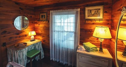 Beautiful Waterfront Home W/ Sleeping Porch on the Neuse River, outdoor shower.