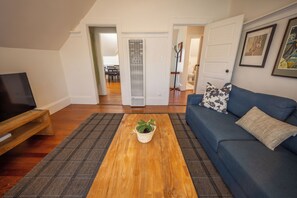 تلفزيون، مشغل دي في دي، ستيريو