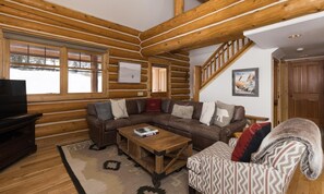 Fernseher, Kamin, Videospielkonsole, Stereoanlage