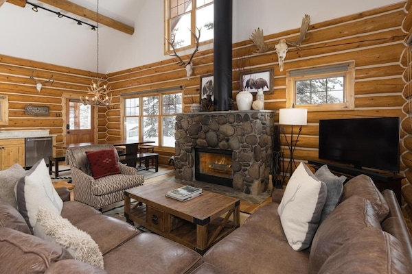 PR 7 Moose Ridge living1