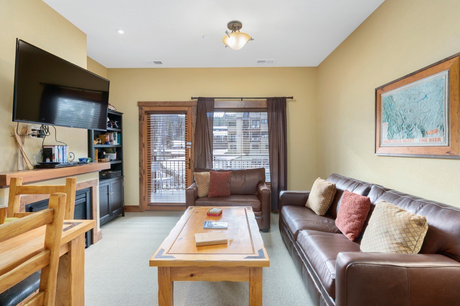 Condo (TP310) | Living room | Smart TV, Netflix, Hulu, streaming services