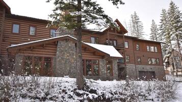 Condo (TP310) | Exterior