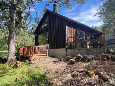 Cabin on the Klickitat River - Boat Access and Beach