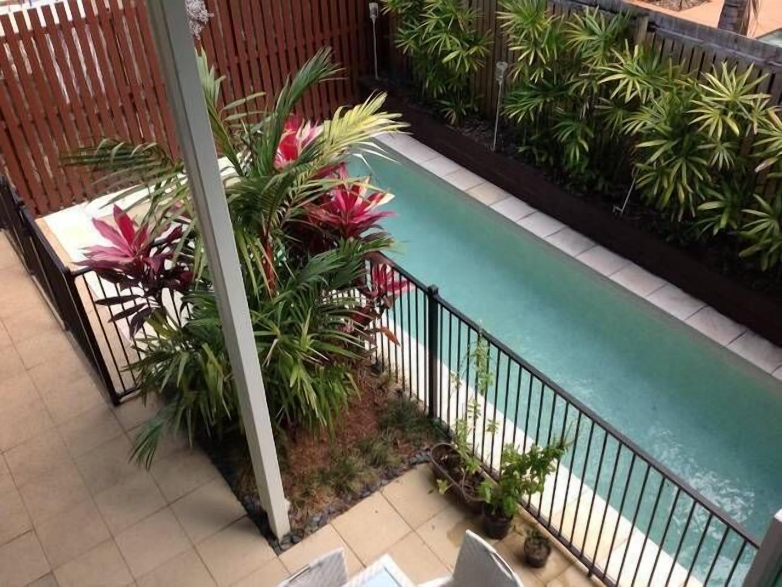Deja Vu Palm Cove 3 Kings Heated Pool Private Luxury 5 mins walk beach cafe's — image 10