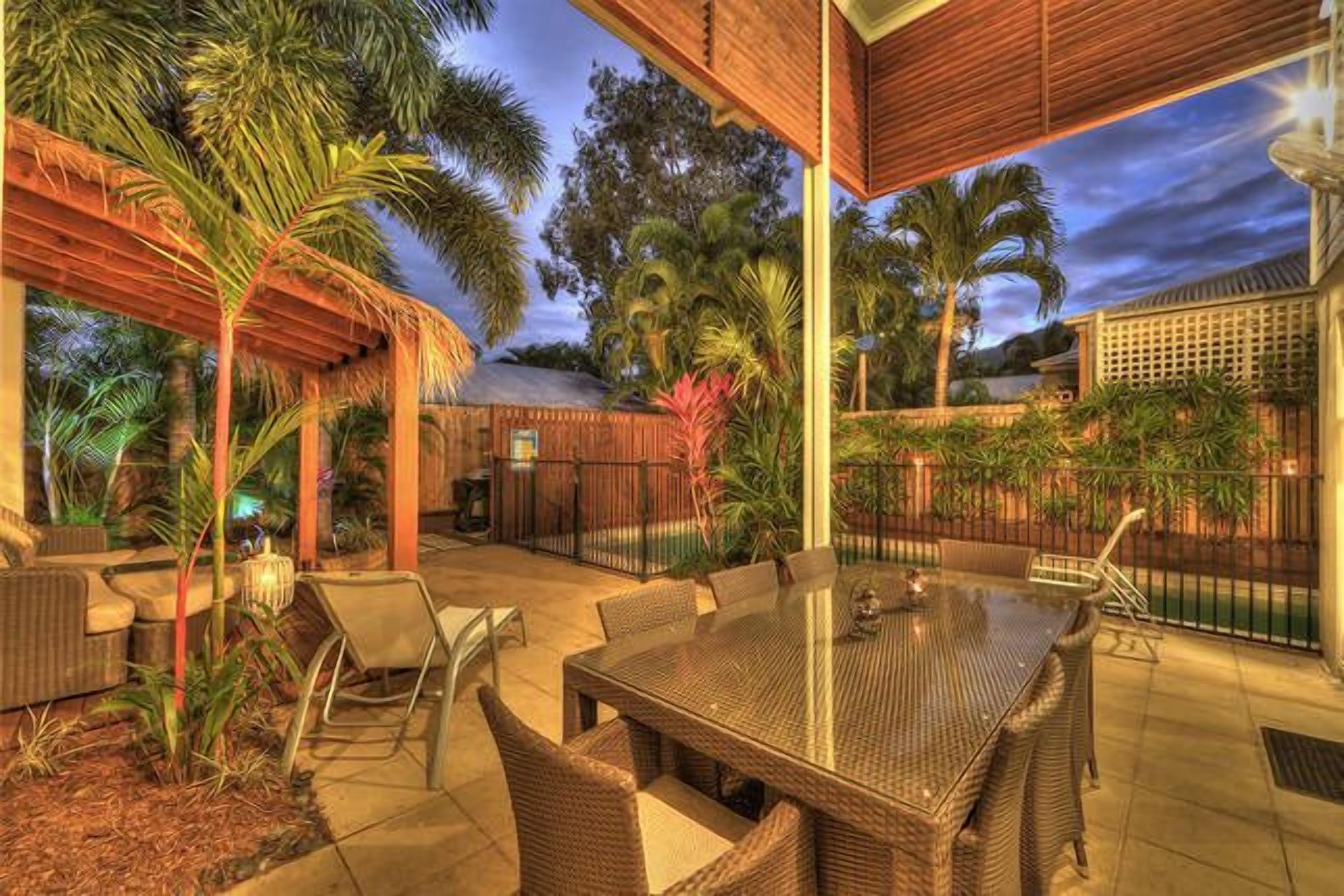 Deja Vu Palm Cove 3 Kings Heated Pool Private Luxury 5 mins walk beach cafe's — image 19