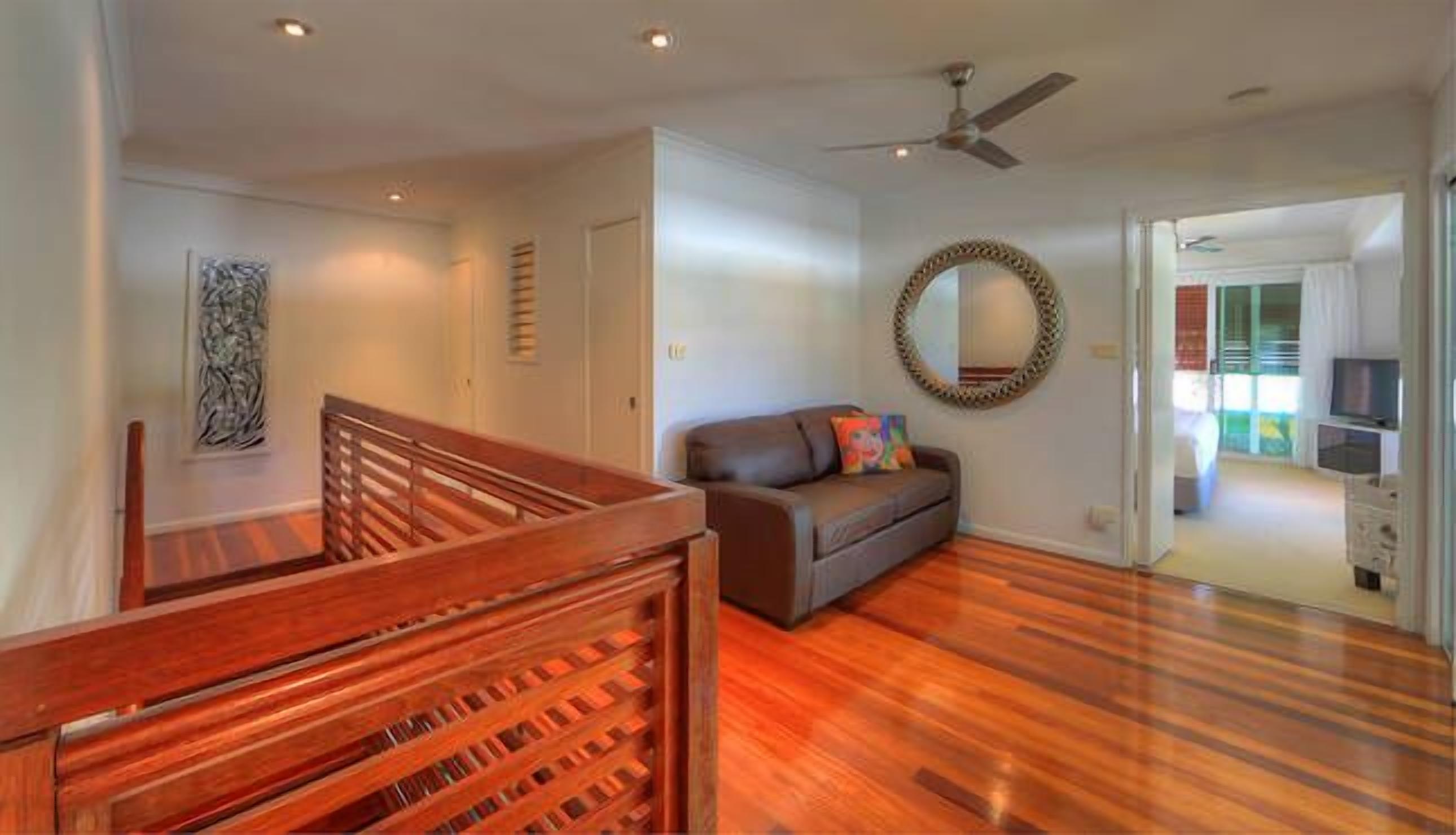 Deja Vu Palm Cove 3 Kings Heated Pool Private Luxury 5 mins walk beach cafe's — image 28