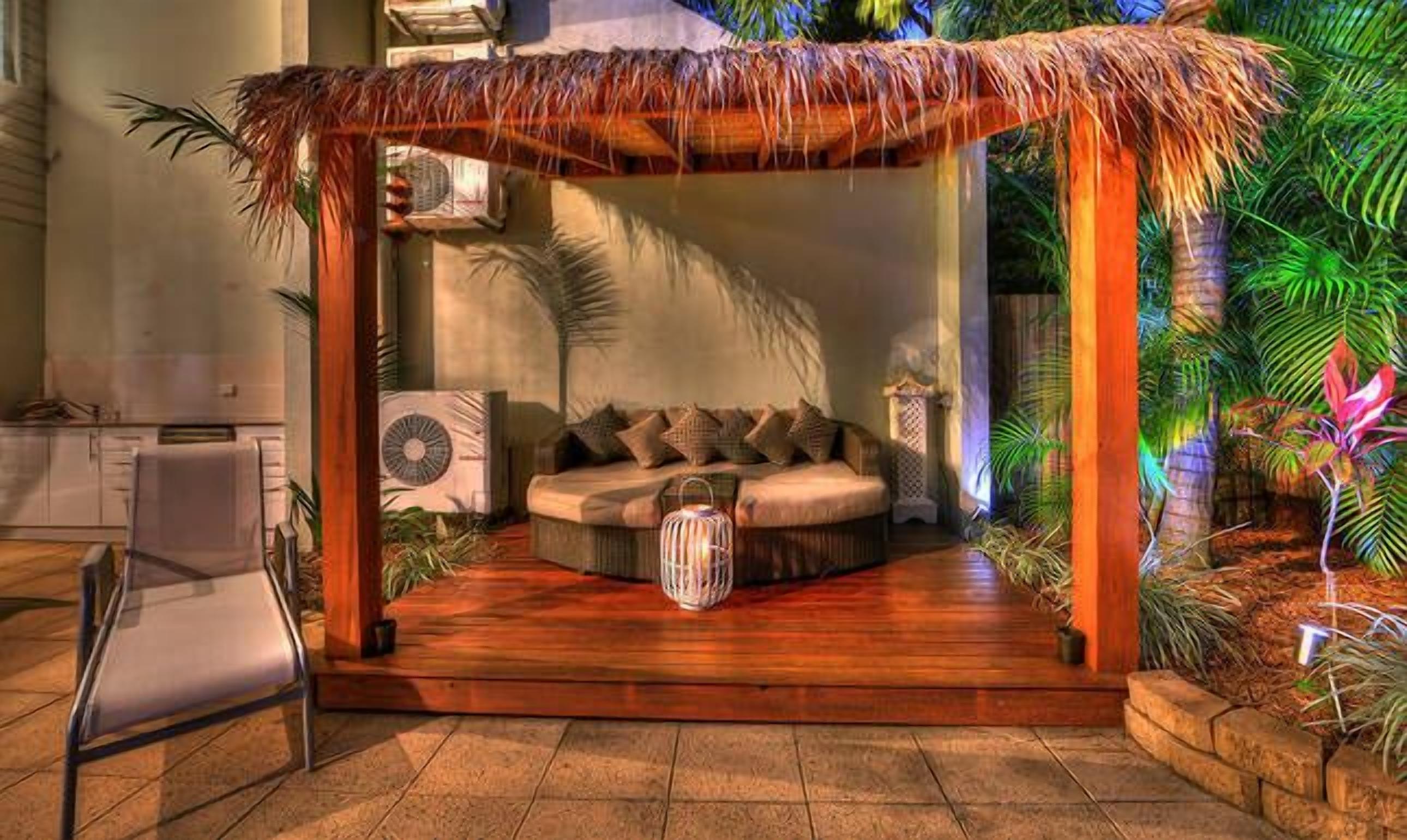 Deja Vu Palm Cove 3 Kings Heated Pool Private Luxury 5 mins walk beach cafe's — image 20