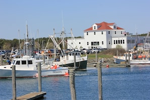Marina - 89-2 Salt Marsh Rd -Oceanfront Cottage w/ 180° Cape Cod Bay Views & Balcony! (East Sandwich)