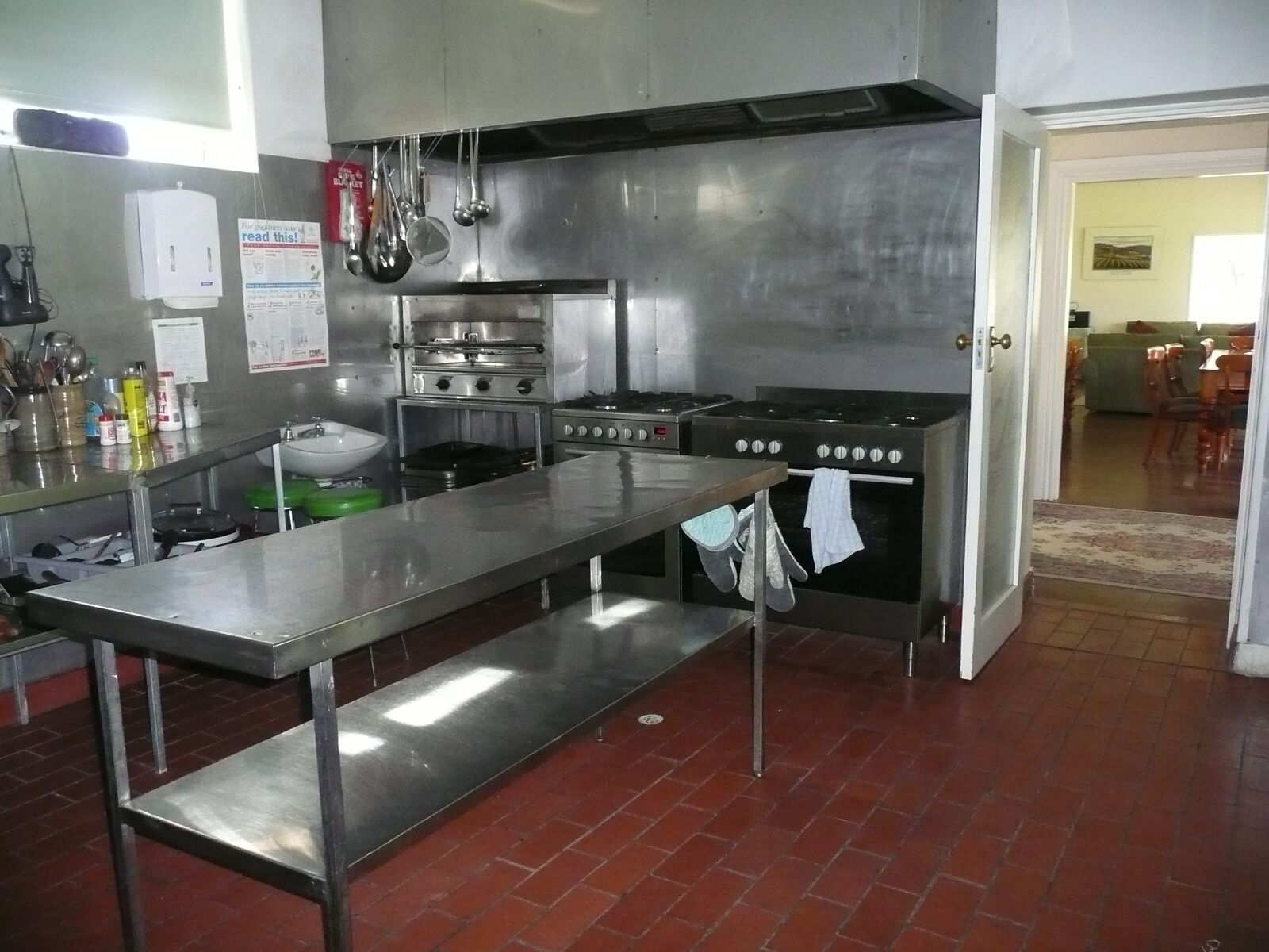 Portee a Murray River Outback Homestead. A picture of outback Australia — image 17