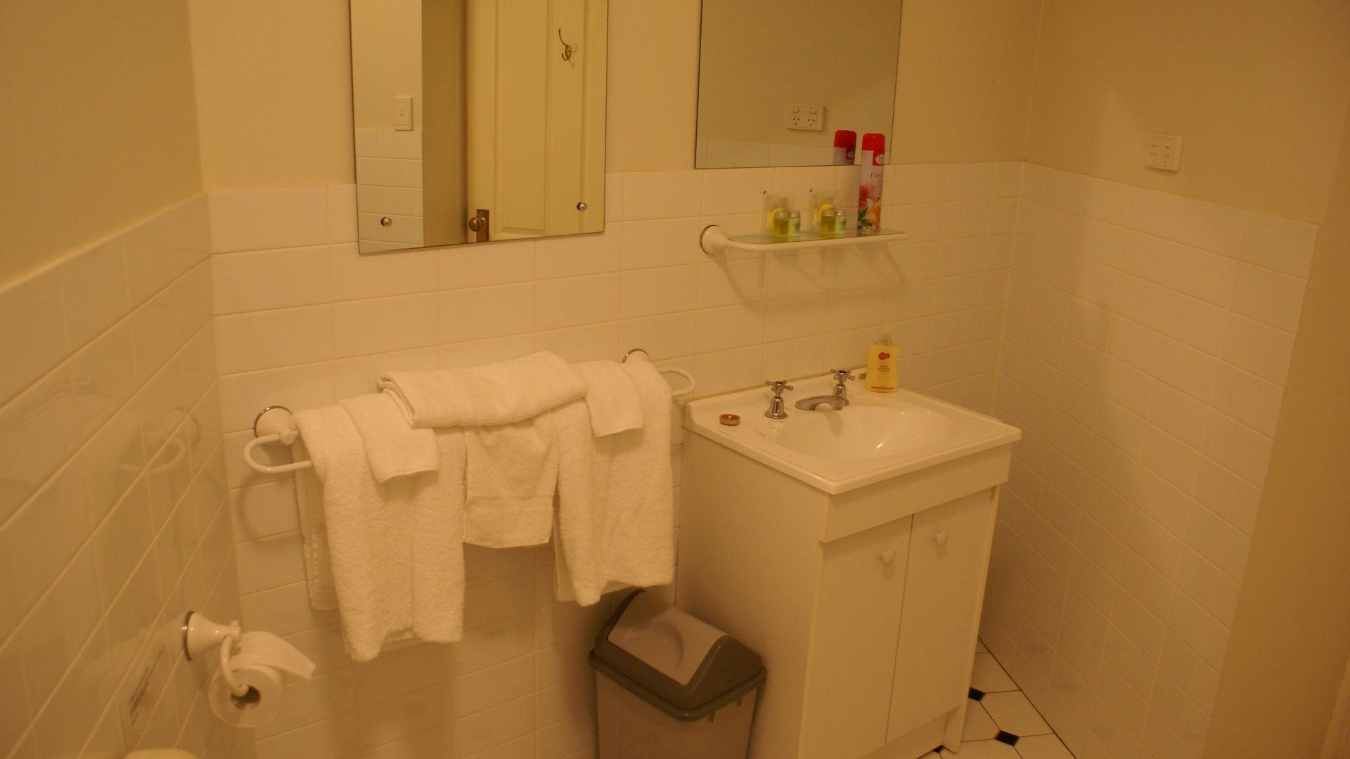 Portee a Murray River Outback Homestead. A picture of outback Australia — image 15